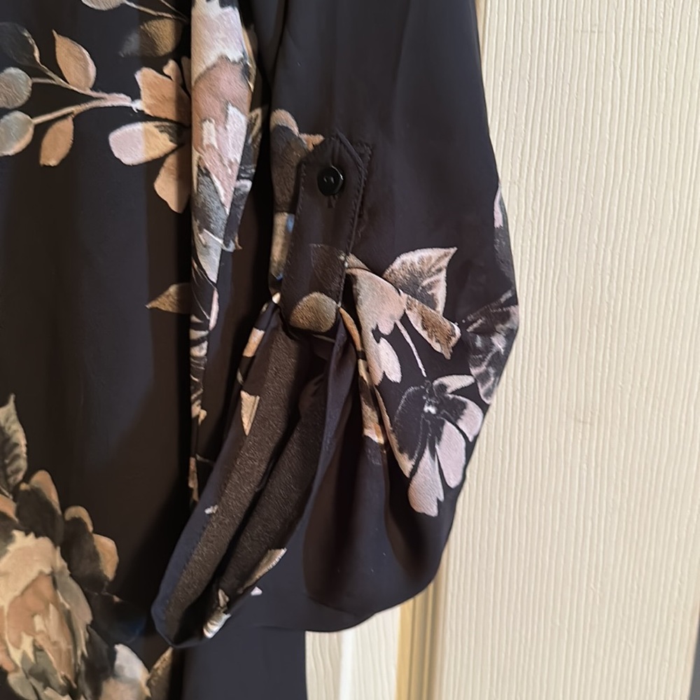 Flowered Blouse - Picture 2 of 4